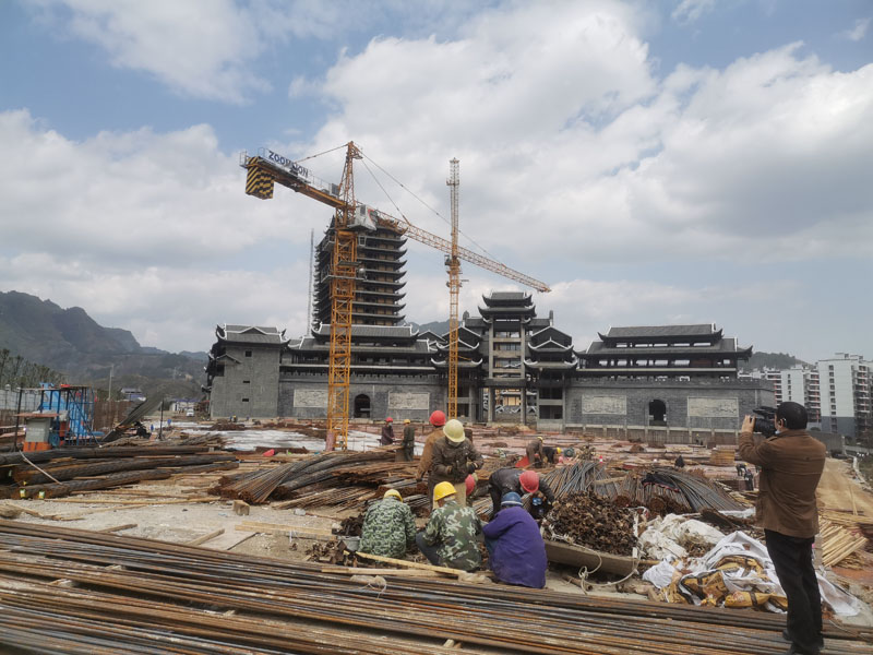 張家界國輝建材有限公司,張家界塔吊租賃,施工電梯租賃,重型吊車(chē)租賃,隨車(chē)吊租賃,辦公車(chē)輛