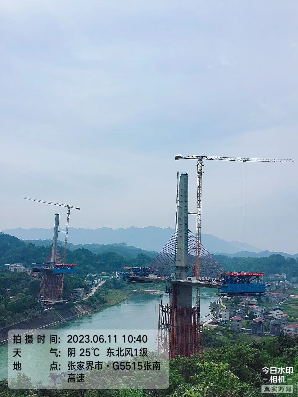 張家界國輝建材有限公司,張家界塔吊租賃,施工電梯租賃,重型吊車(chē)租賃,隨車(chē)吊租賃,辦公車(chē)輛